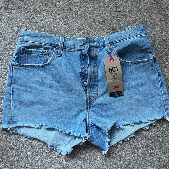 Women’s Levi High Rise Shorts Original Style | Size 32 - Picture 1 of 7